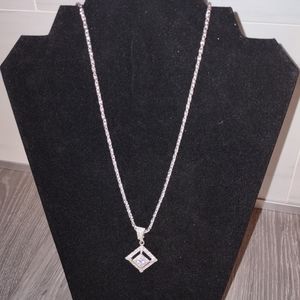 Gorgeous sterling silver chain with cubic zirconia diamonds
